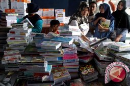 Pedagang alat tulis musiman muncul di Meulaboh