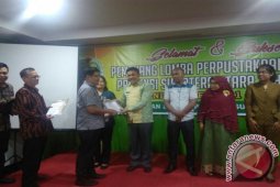 Camat Sayur Matinggi Terima Penghargaan