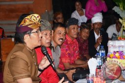 Badung Serahkan Hibah Desa Auman Rp2 Miliar