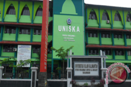 Gubernur Berikan Bantuan Rp1 Miliar Untuk Uniska