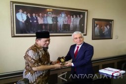 Dubes Turki Kunjungi Kantor Kadin Jatim  (Video)