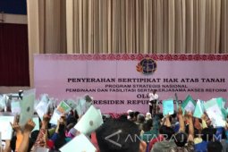 Jokowi Kepada Masyarakat Kaltim-Kaltara Bagikan Sertifikat Tanah (Video)