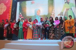 Lelang Busana Batik Medan