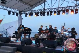 Balawan "Panaskan" Panggung Festival Jazz Sanur
