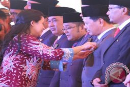 Bupati Tapin Kembali Raih Tanda Kehormatan