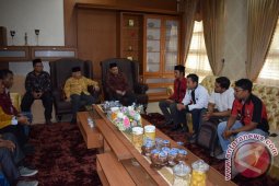 Mahasiswa Unmuha sambut kedatangan Amin Rais