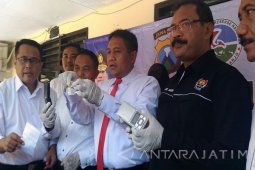 Petugas Kepolisian Bekuk Pengedar Narkoba Sabu (Video)