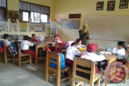 Hanya Delapan Siswa Baru