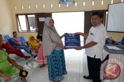 Dinkes Asahan Bagikan 1660 Kelambu ke Bumil