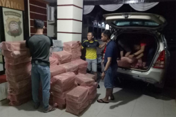 Polres Bengkayang Amankan Mobil Bawa Sosis Ilegal