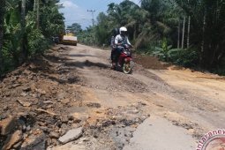 Dewan Tanjabar kritisi lambannya pengerjaan jalan