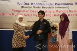 Mensos Minta Mahasiswa KKN Cerdas Selesaikan Masalah