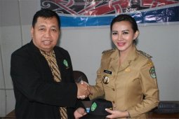 Bupati Landak Minta Mahasiswa Motivasi Masyarakat