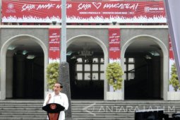 Ke UGM, Jokowi Tunjuk Pohon "Keramat" Tempatnya Belajar