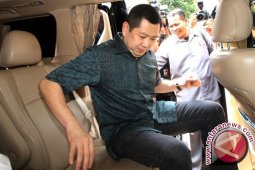 Mobil Hary Tanoe sempat picu kericuhan di depan KPU