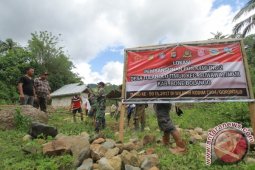 Pembangunan Pos Kamling-MCK TMMD Segera Rampung