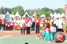 Presiden Bicara Cita-cita Dengan Anak-anak di Pekanbaru