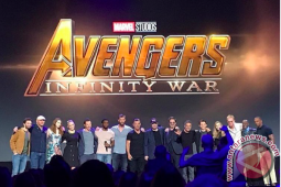 Poster "Avengers: Infinity War" tampilkan perubahan Captain America