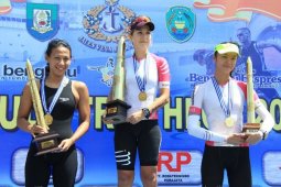 Atlet Cantik Portugal Juarai "Bengkulu Triathlon 2017"