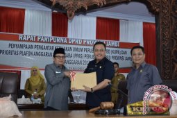 DPRD terima nota pengantar KUPA-PPAS Pemprov Jambi 2017