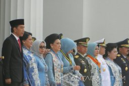 Jokowi Pimpin Upacara Prasetya Perwira TNI/Polri