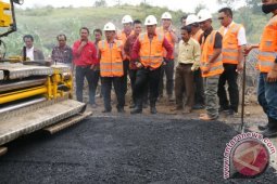 Pengaspalan Hotmix Jalan Strategis Capai 151 Km