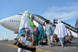 Wabup Gresik Minta Calhaj tidak Mainan Gawai Selama Ibadah