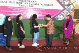 Pelajar dan Guru di Jiran Ikut Pelatihan Seni Budaya Indonesia