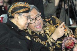 Gubernur: Wayang Golek Seni Tontonan dan Tuntunan