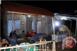 Gubernur Bali Menginap di Kediaman Penerima Bedah Rumah