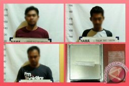 Polsekta Banjarmasin Timur Tangkap Tiga Pemuda Miliki Sabu-Sabu