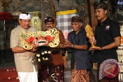 40 Remaja Putra Ikut Lomba Bapang Barong di Gianyar