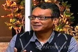 Pengamat: Batal Daftar Demokrat, Khofifah Takut Ditinggal Gerindra