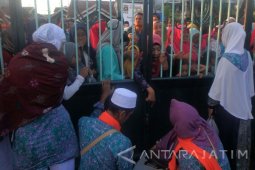 Dua Calhaj Gagal Berangkat Karena Hamil