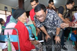 Bupati Tulungagung Salurkan Dana PKH Ratusan Juta
