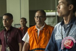 KPK Tahan Lima Tersangka Dana Desa Pamekasan