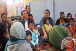 Tinjau Pengungsi Gunung Sinabung