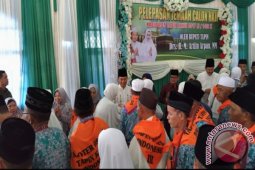 Wabup Lepas 133 Jamaah Calon Haji Asal Tapin