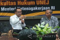 Kuliah Umum Menaker