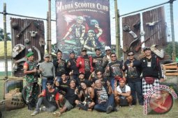 Komunitas Vespa Rayakan HUT di Tabanan