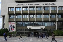 Mahasiswa Indonesia Raih Penghargaan Kompetisi Matematika di Bulgaria