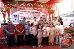 Zetly Tamod : Saya Raih Profesor  Karena  Peran Guru