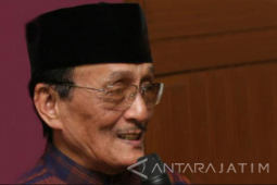 Gubernur Jatim 1993-1998 Basofi Soedirman Meninggal Dunia