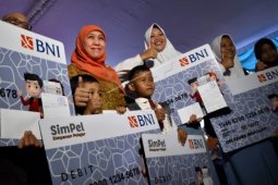 Mensos Pantau PKH Tiga Kabupaten di Kalbar