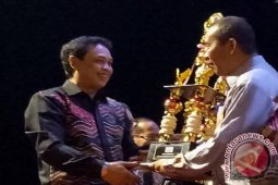 Dekranasda HSS Raih Stand Terbaik II Kalsel Expo 2017
