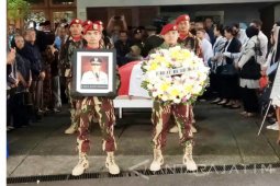 "Orang Dekat" Hadiri Upacara Persemayaman Basofi