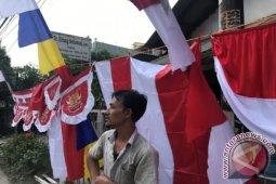 Pedagang Bendera Mulai Ramai Di Depok
