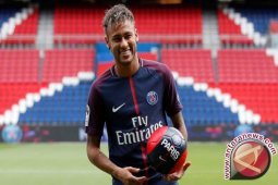 Neymar berharap kembali dalam sebulan setelah cedera kaki