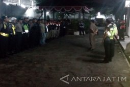 Jual Daging Beku, Puluhan Pedagang Depan RPH Surabaya Ditertibkan