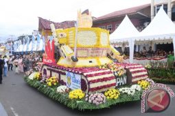 Kendaraan Hias Jepang-Australia Meriahkan "Tournament Of Flower"